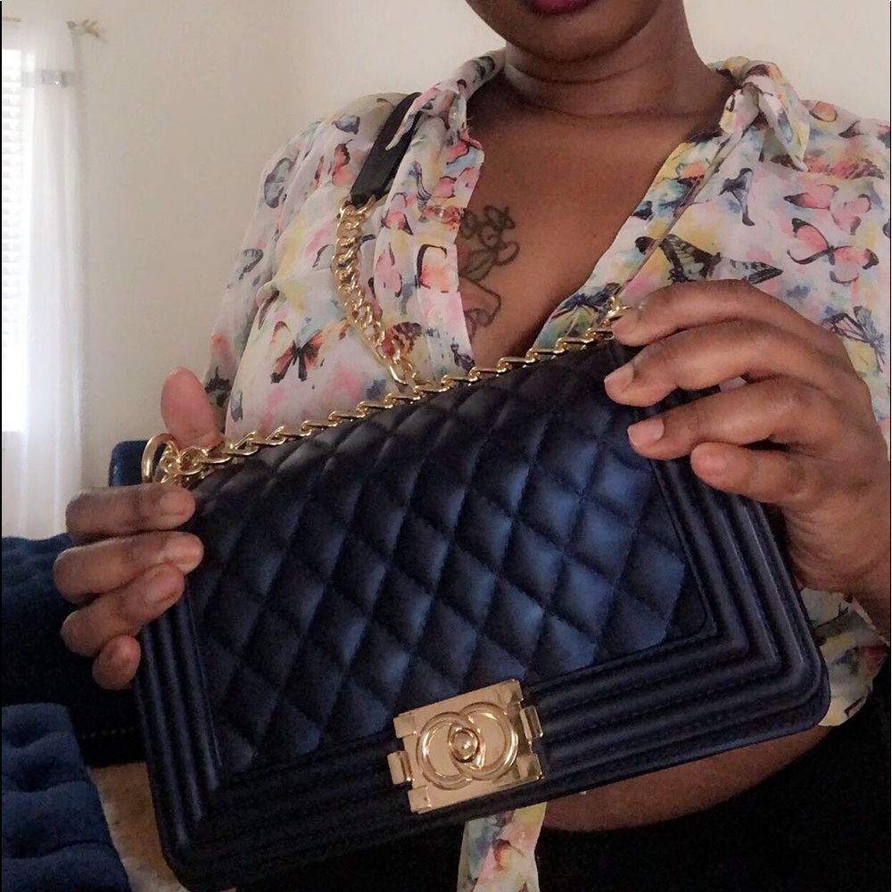 Quilted shoulder bags